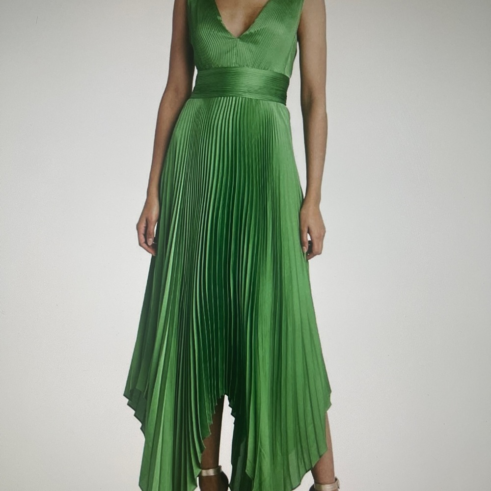 BCBGMAXARIA Natalia evening dress, emerald green color.